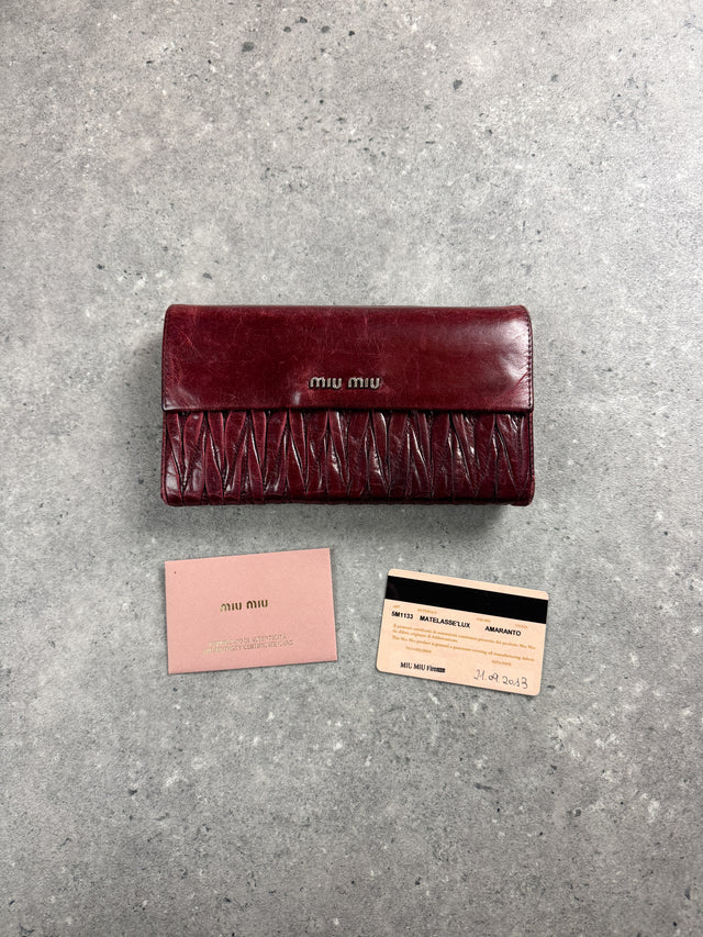 Miu Miu Matelasse Leder Portemonnaie Bordeaux